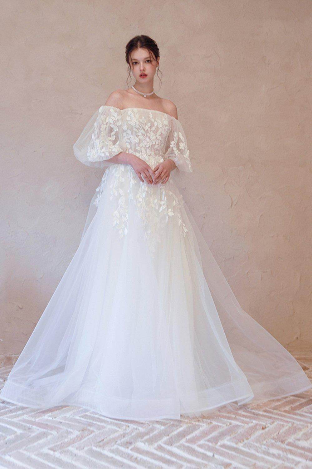A-Line Sweep-Brush Train Lace Tulle Wedding Dress CW3065 - COCOMELODY